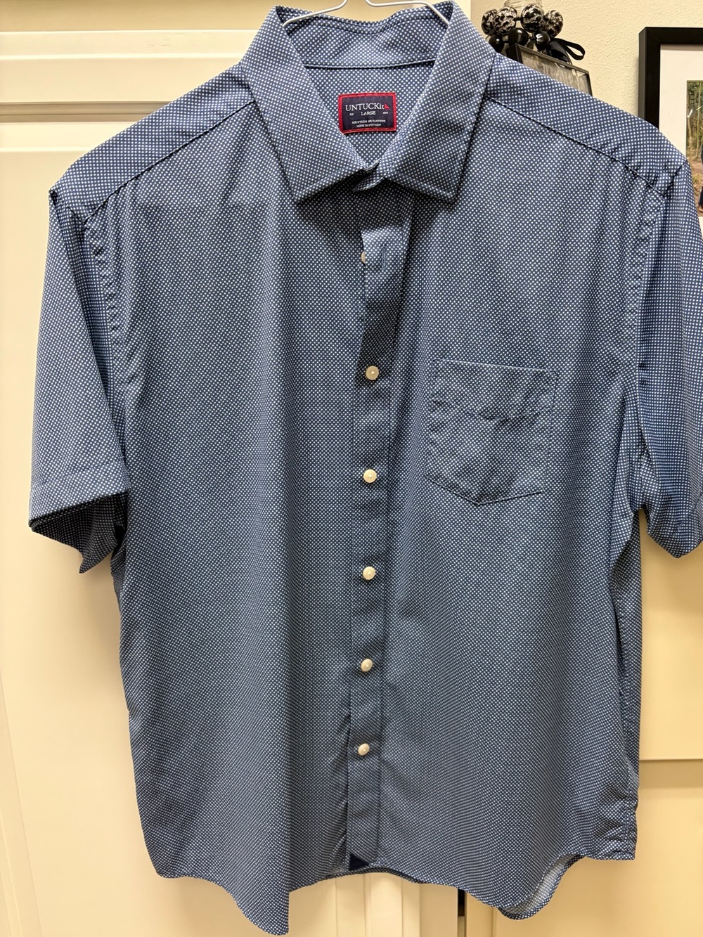 UNTUCKit Men's Blue Micro-Print Short Sleeve Button-Down Shirt NWOT